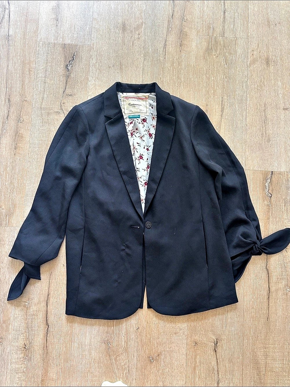 Anthropologie Cartonnier blazer Floral Lined Tie Sleeve Blazer in Black